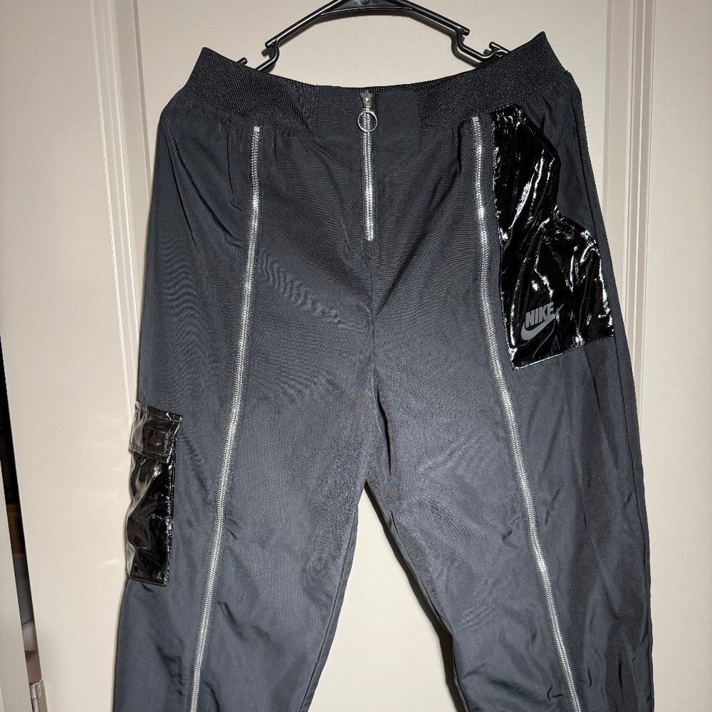 🔥 Nike Tech Utility Zip Track Pants – Size S – Black